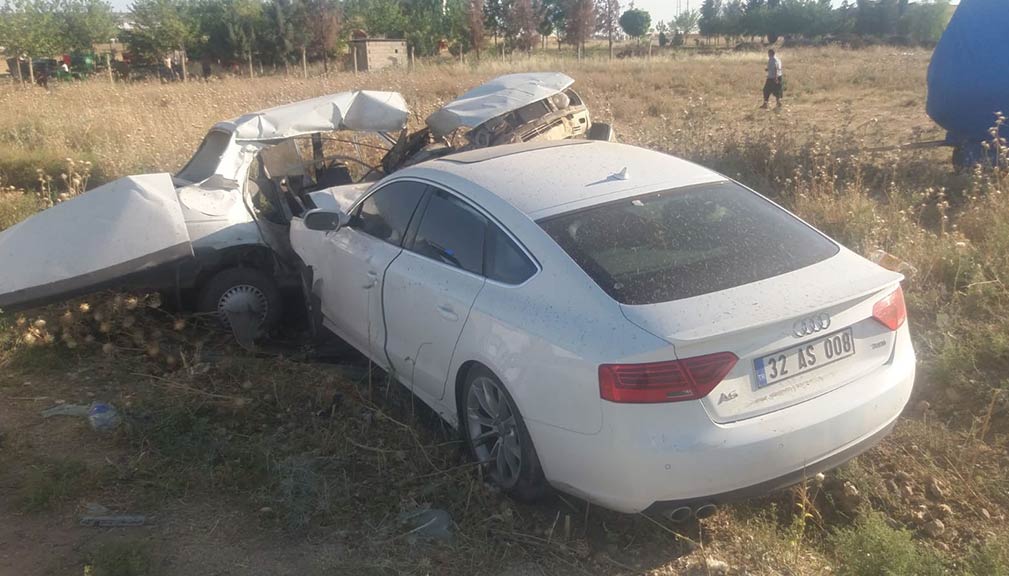 Şanlıurfa'da Trafik Kazası! 1 Ölü 2 Yaralı 1 Şanlıurfa Trafik Kazası