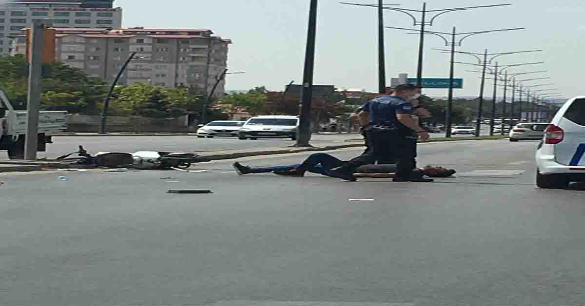 Polis otosu motosiklet sürücüsüne çarptı 1 AW105005 01