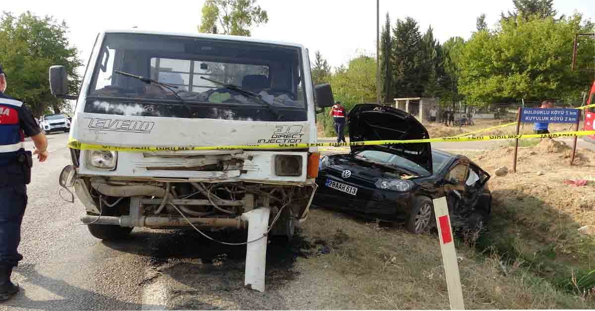 Trafik kazası 2 ölü 4 yaralı