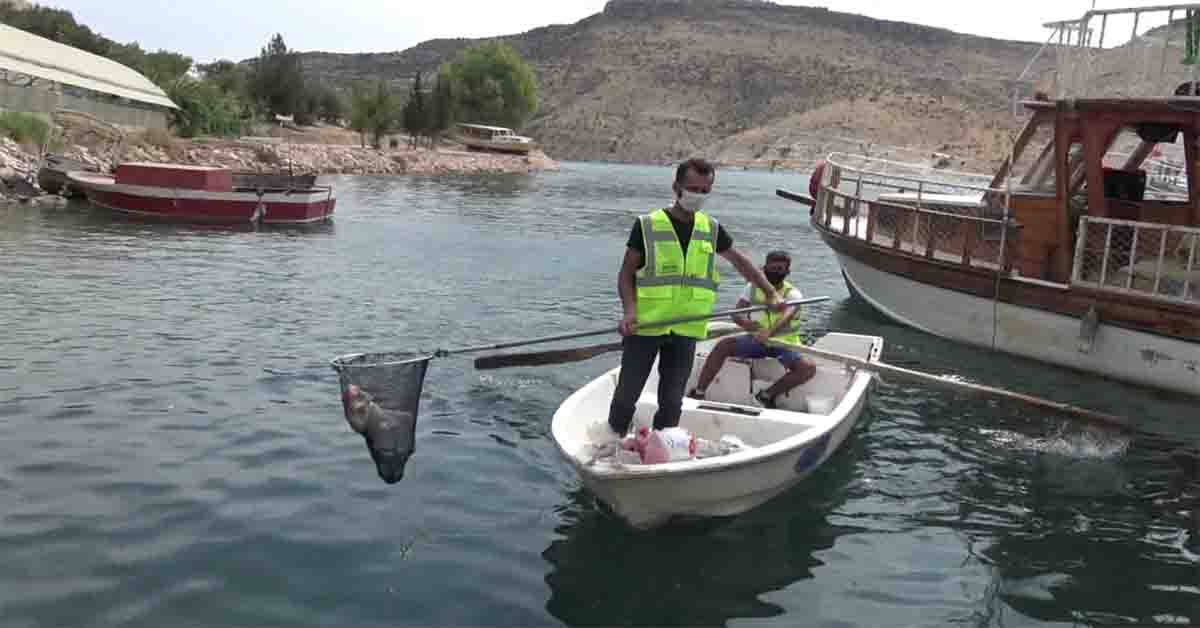 Büyükşehir’den halfeti’de marina temizliği 1 maria