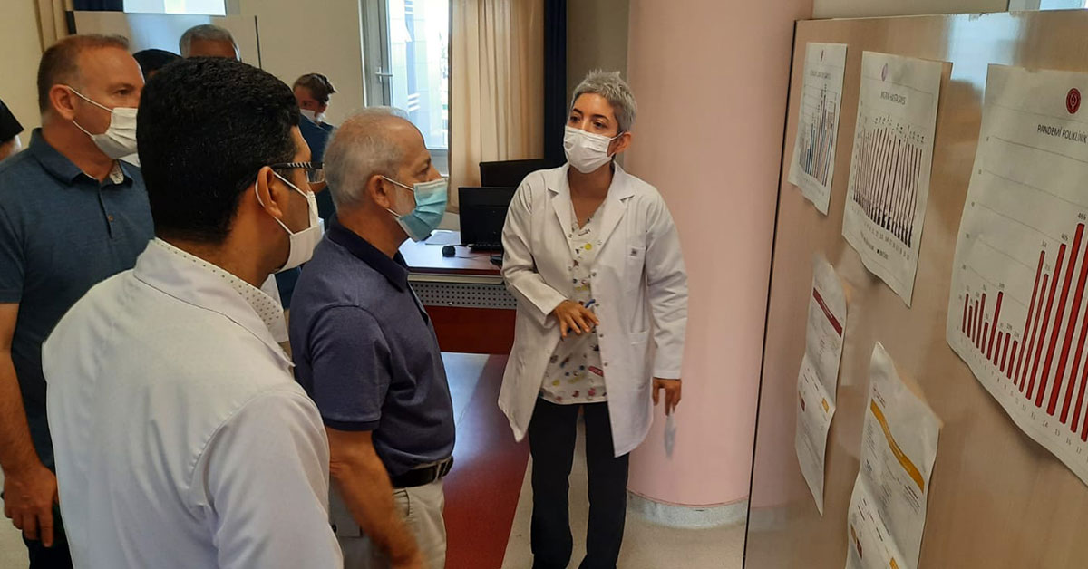 Rektör Çelik, Covid-19 Koordinasyon Merkezini Gezdi 1 rektor celik