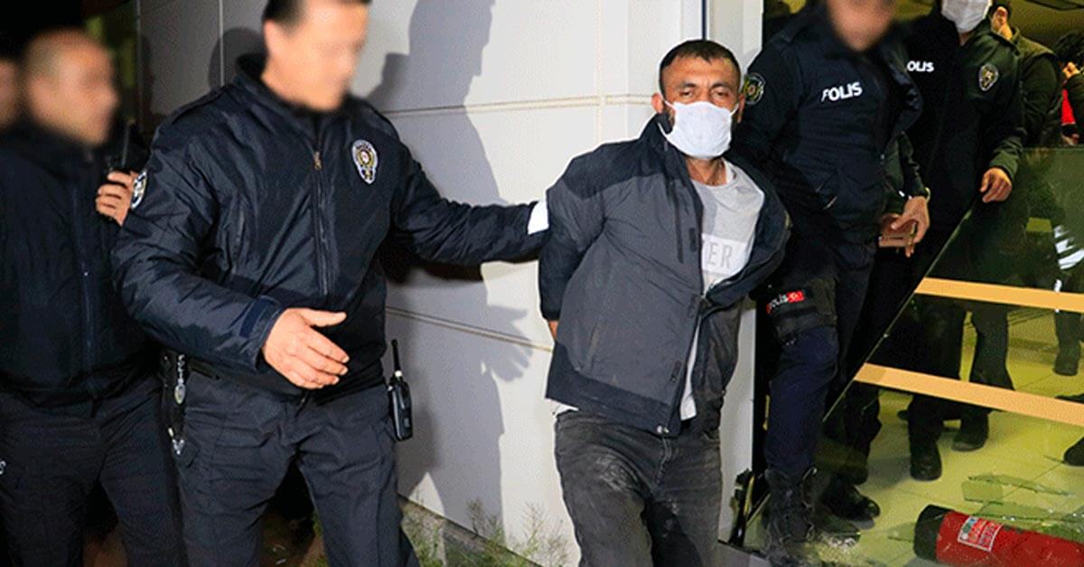 Banka Soymaya Çalışan Şahıs: Benim adım felaket 1 Sokağa Çıkma Yasağında Banka Soymaya Çalışan Şahıs: Benim adım felaket