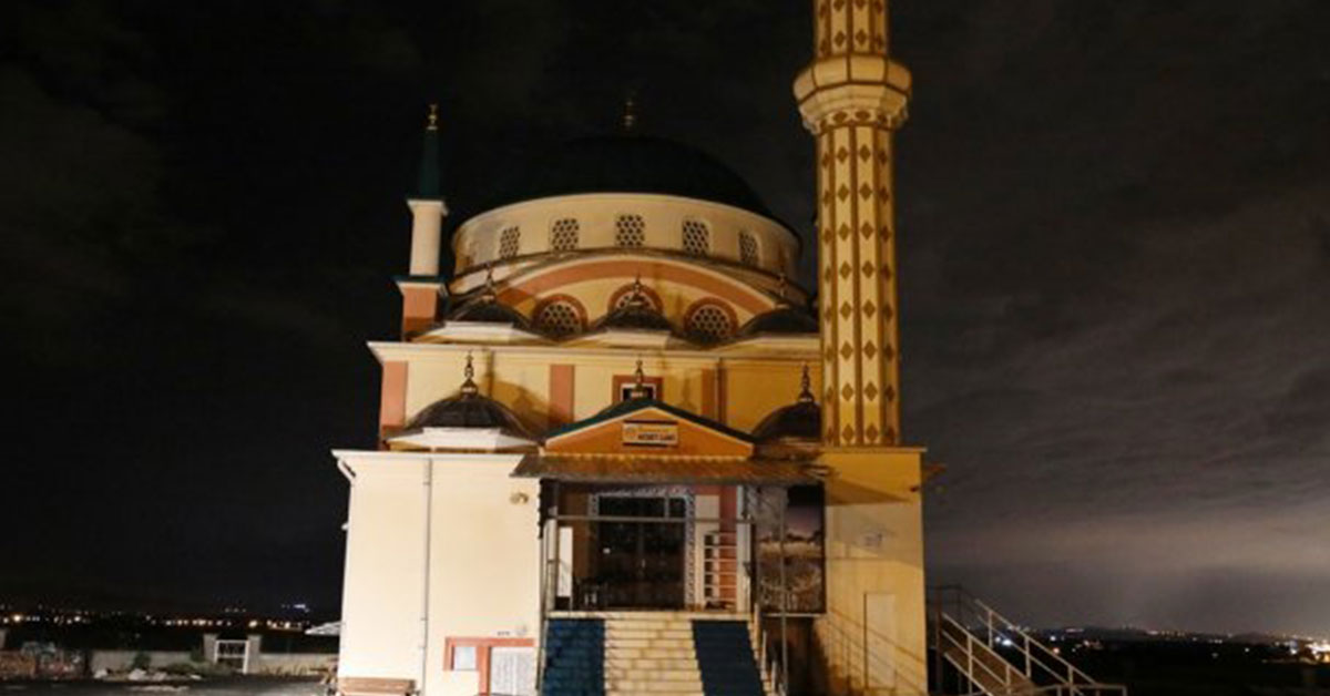 Camiye yıldırım düştü 1 Camiye Yıldırım Düştü