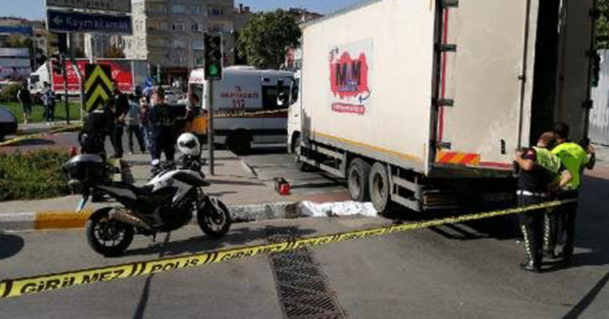 Işıklarca Cam Silen Çocuk Kamyonun Altında Kaldı 1 Kamyonun Altında Kalan Çocuk
