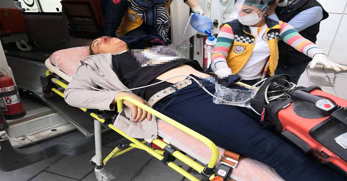 Çocuklarını almaya gelen karısına kurşun yağdırdı