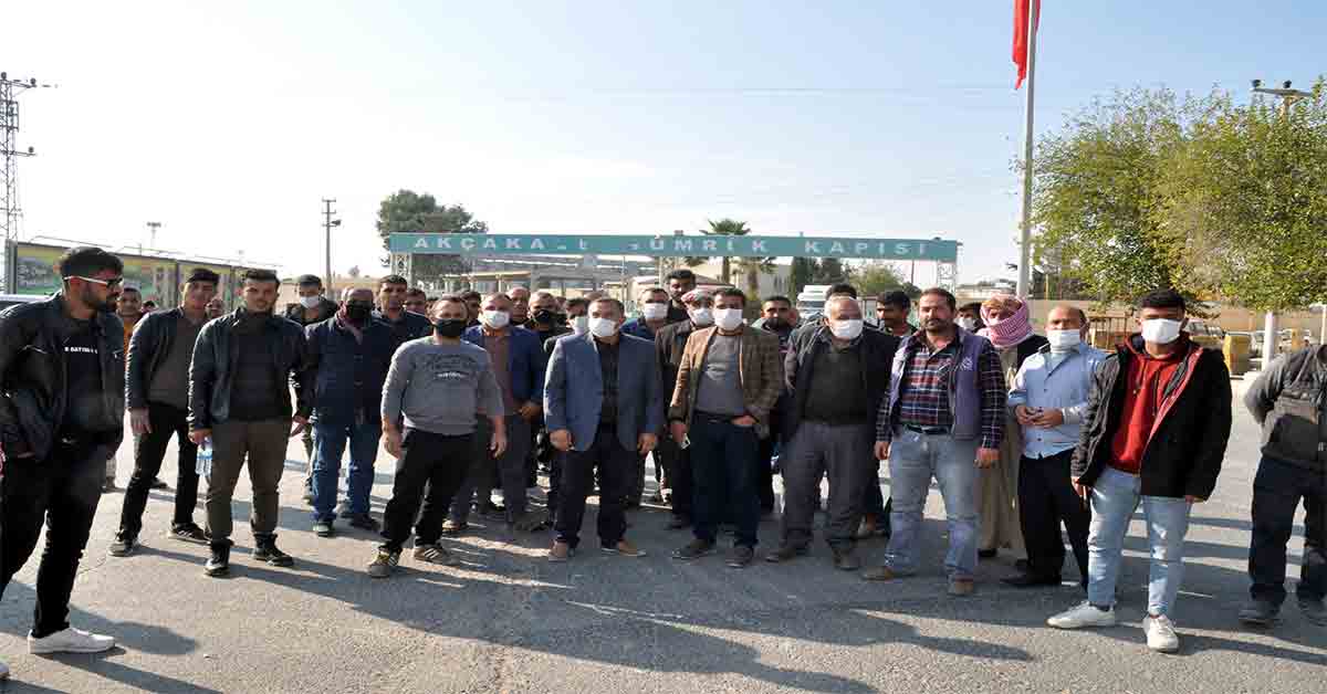Urfa Gümrükte bekleyen şoförler eylem yaptı