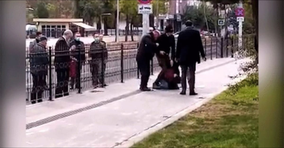 Valilik önünde intihar girişimi! 1 Valilik önünde intihar girişimi!