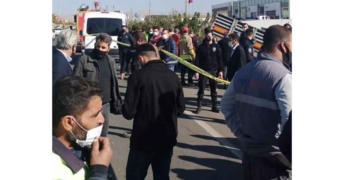 Tır otobüs durağına daldı: 1 ölü, 1 yaralı 1 kaza tir