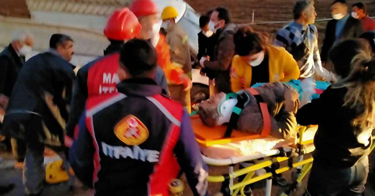 Tarım İşçilerini Taşıyan Minibüs Kaza Yaptı 2 Tarım İşçileri Kaza