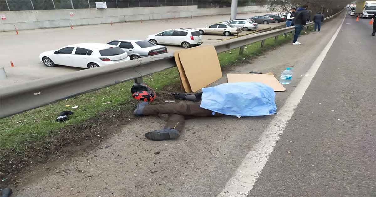 Trafik kazası: 1 ölü, 1 yaralı 1 Trafik kazası: 1 ölü, 1 yaralı