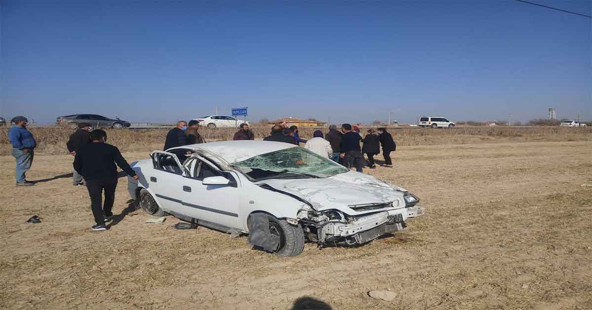 Otomobil şarampole devrildi: 4 yaralı