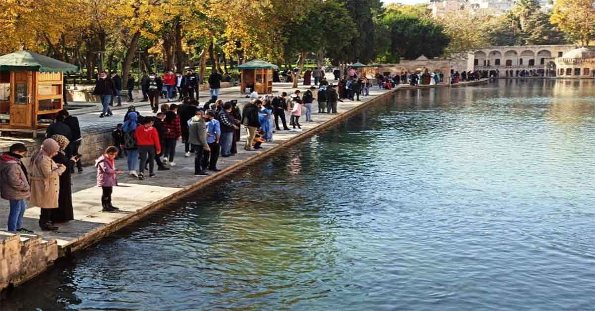 Urfalılar yağmurdan sonra güneşli havanın tadını çıkardı