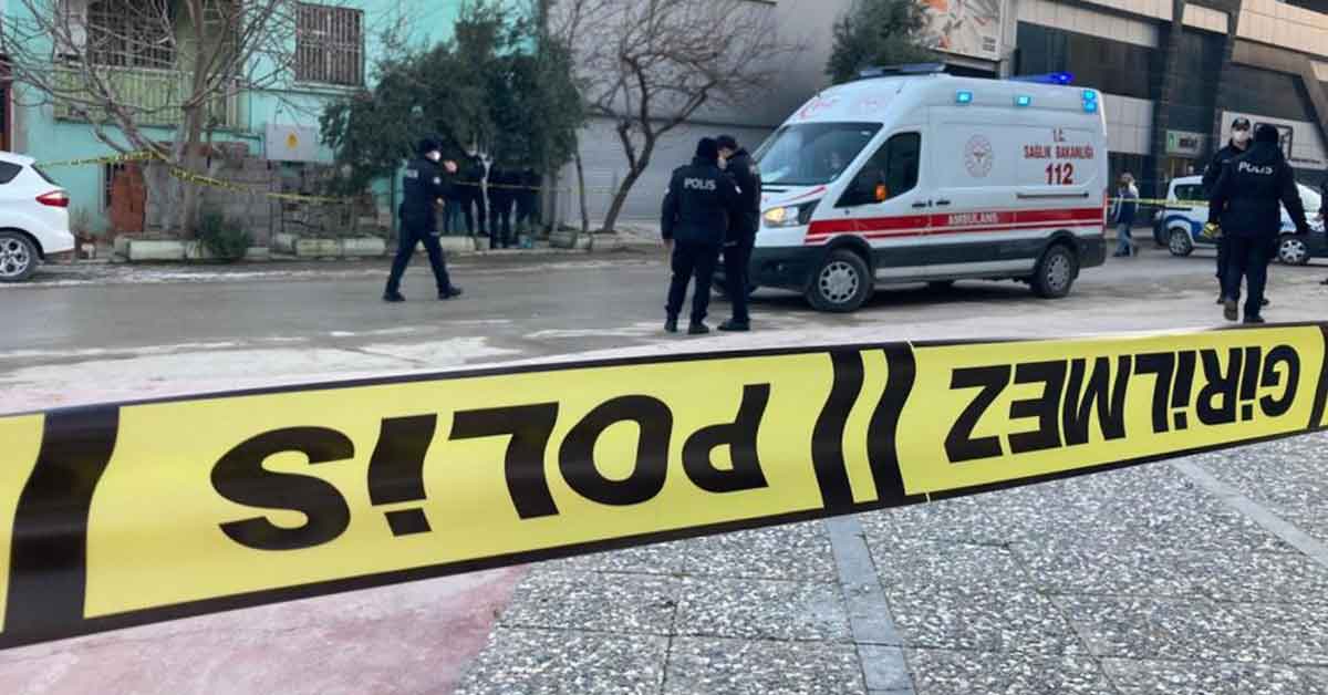 Babaannesini öldürüp polise teslim oldu 1 Babaannesini Öldürdü