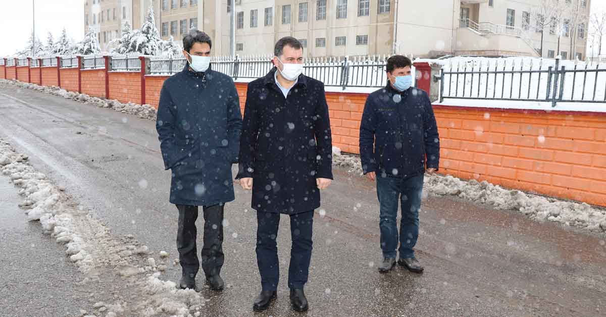Karaköprü'de Karlı Yollara Anında Müdahale 4 Karaköprü Belediyesi