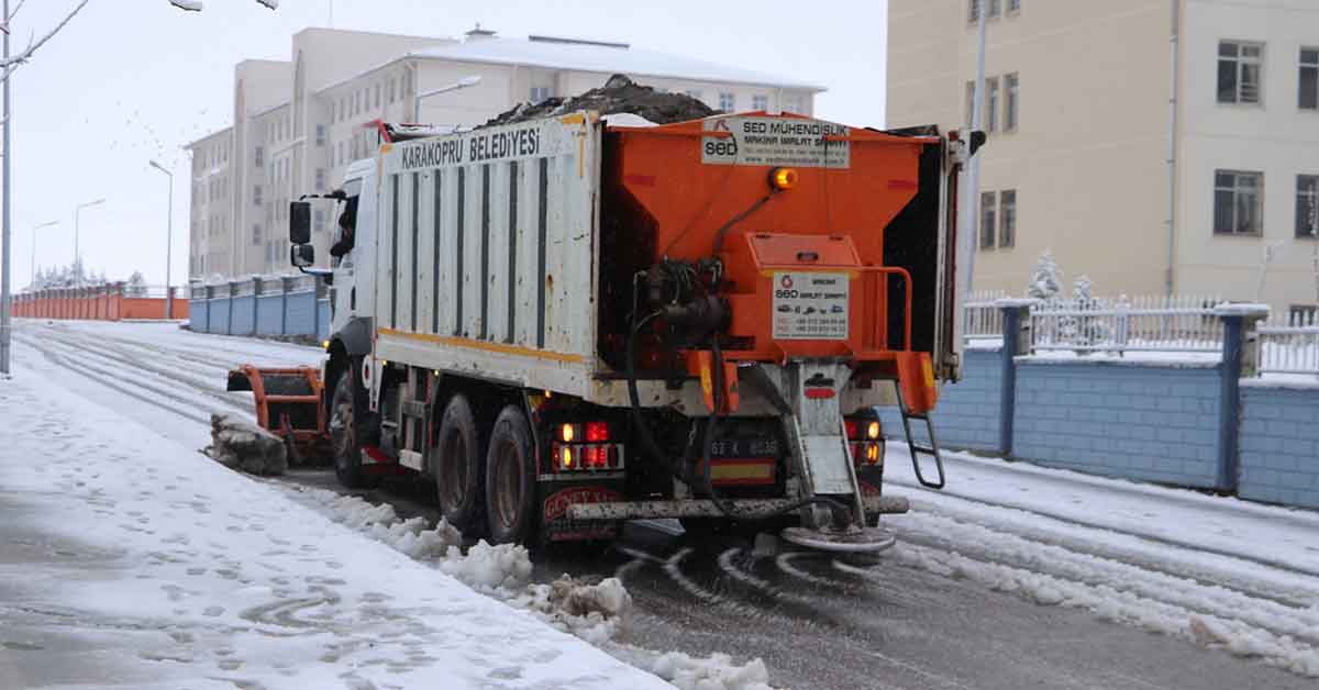Karaköprü'de Karlı Yollara Anında Müdahale 6 Karaköprü Belediyesi