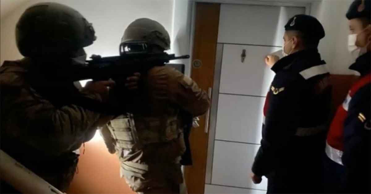 DEAŞ'a büyük darbe: 148 şüpheli hakkında yakalama kararı 1 DEAŞ'a büyük darbe: 148 şüpheli hakkında yakalama kararı