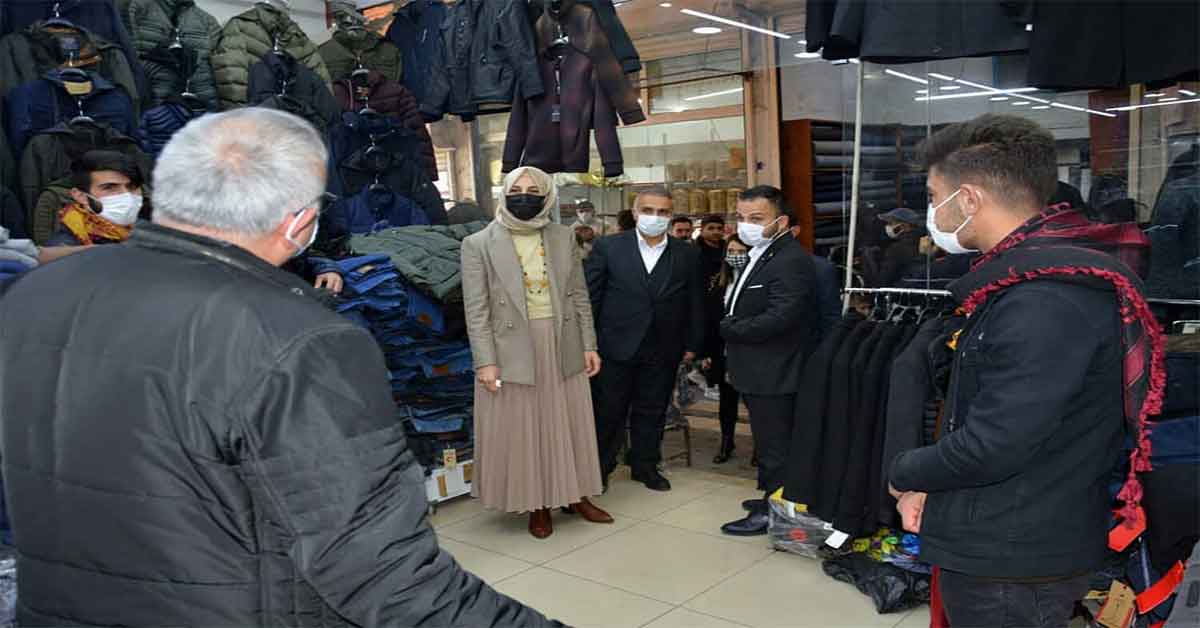 Başkan Ayşe Çakmak vatandaşın sorunları dinliyor 1 Başkan Ayşe Çakmak vatandaşın sorunları dinliyor