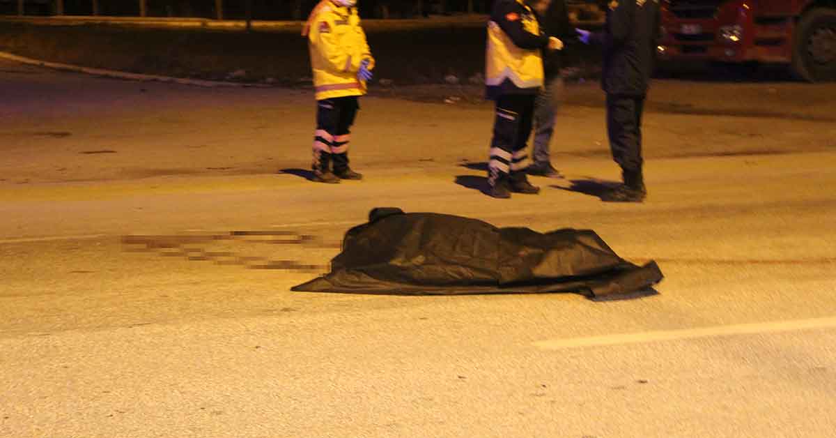 Karşıya Geçmek İsteyen Kamyon Şoförünü Ezdi 1 Şoför Kaza