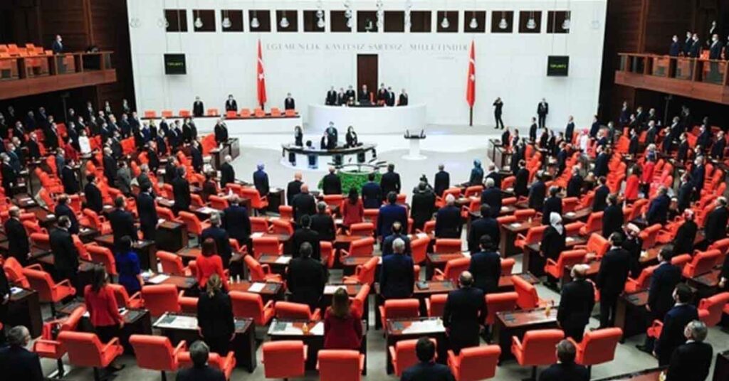 Sosyal Medya Teklifi TBMM'de! İki Madde Meclisten Geçti 1 TBMM Whatsapp