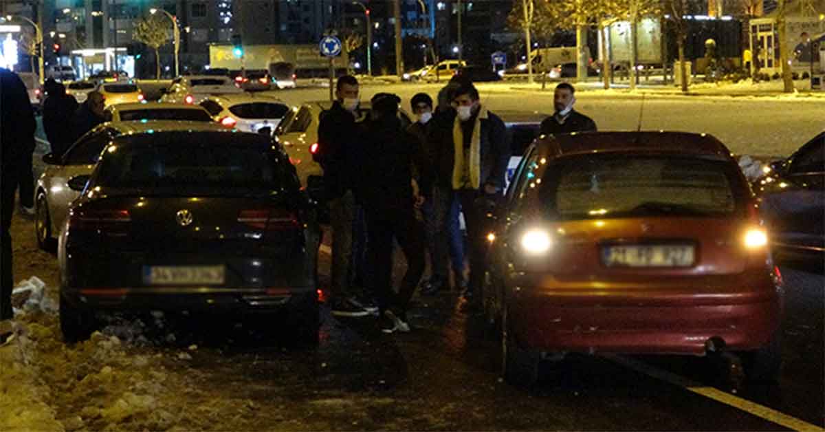 22 otomobil birbirine girdi: 10 yaralı 1 22 otomobil birbirine girdi: 10 yaralı