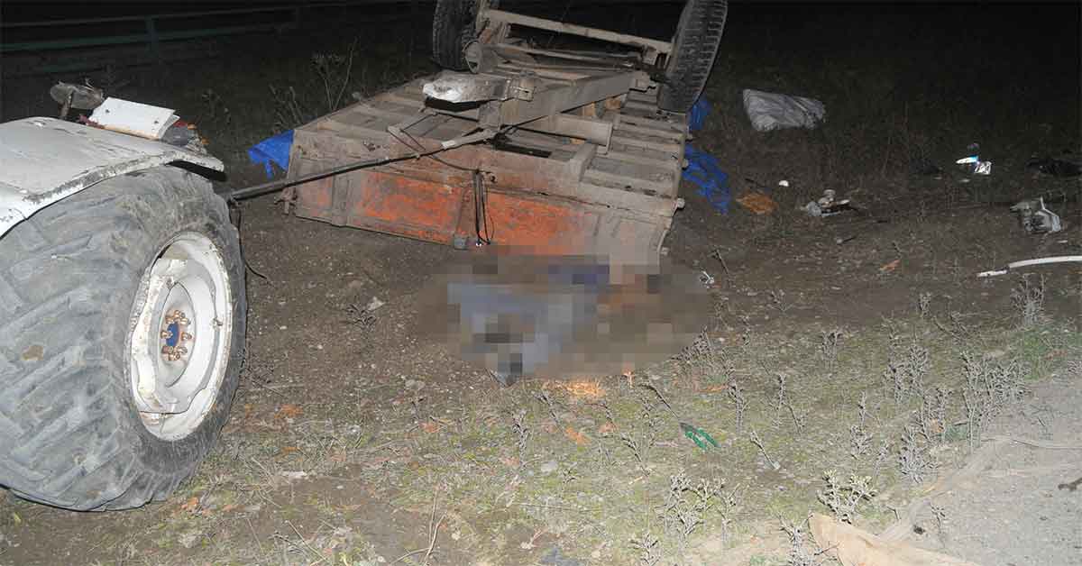 Hafif ticari araç traktöre çarptı: 1 ölü