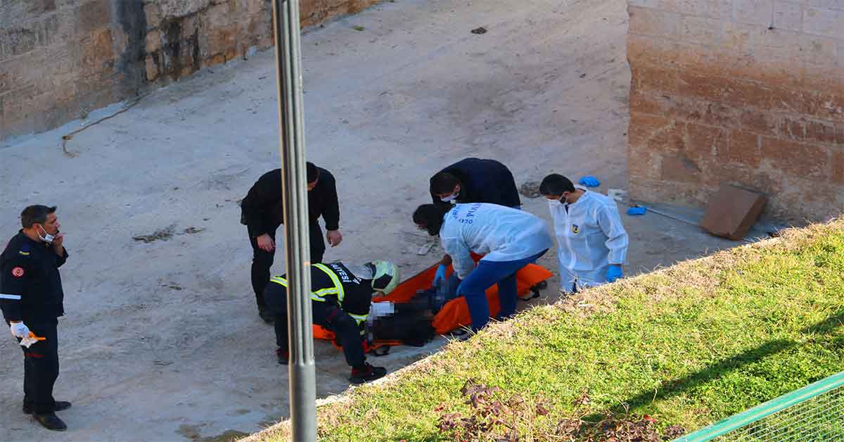 Urfa'da kayıp gencin cesedi dere kenarında bulundu 3 Urfa'da kayıp gencin cesedi dere kenarında bulundu