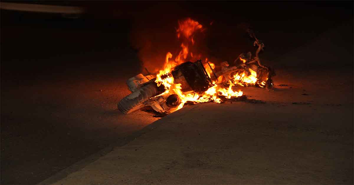 Şanlıurfa’da seyir halindeki motosiklet alev aldı 1 Şanlıurfa’da seyir halindeki motosiklet alev aldı