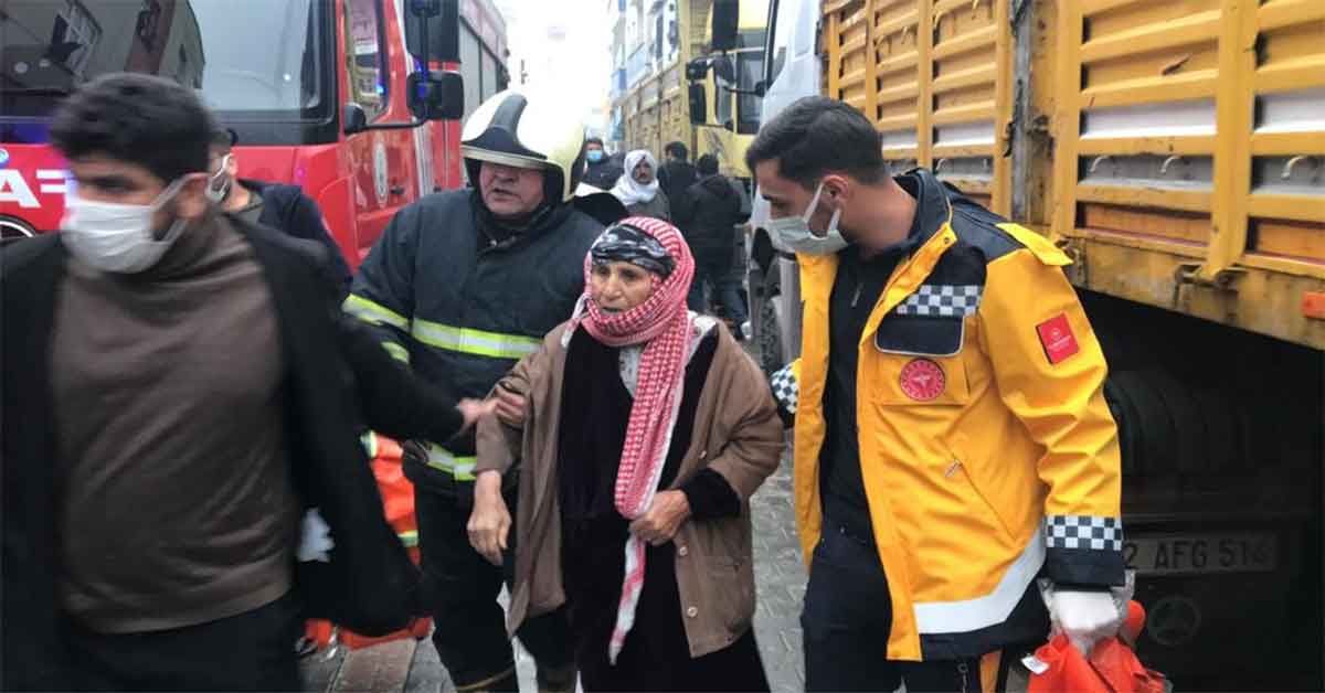 Urfa'da yalnız bırakılan çocuk yangında ağır yaralandı