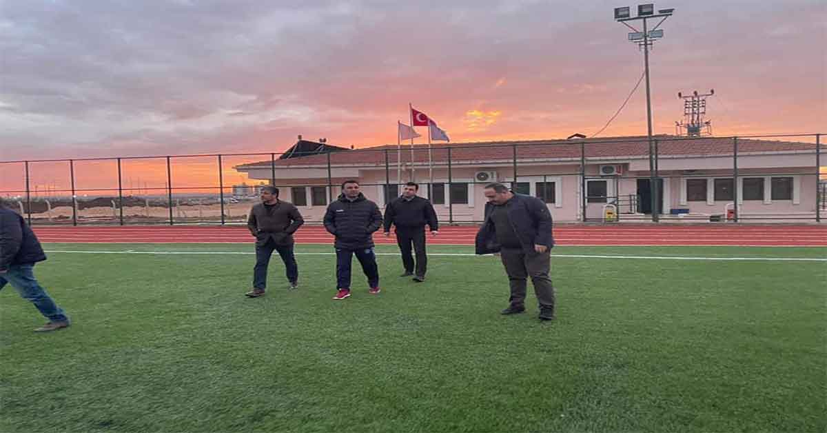 Başkan Ekinci İlçe Stadında İncelemeler Yaptı 1 Başkan Ekinci İlçe Stadında İncelemeler Yaptı