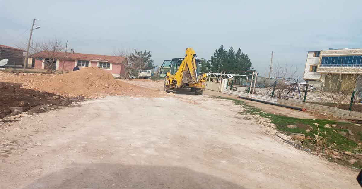 Üçgül mahallesinde stabilize yol çalışmaısı 1 Üçgül mahallesinde stabilize yol çalışmaısı