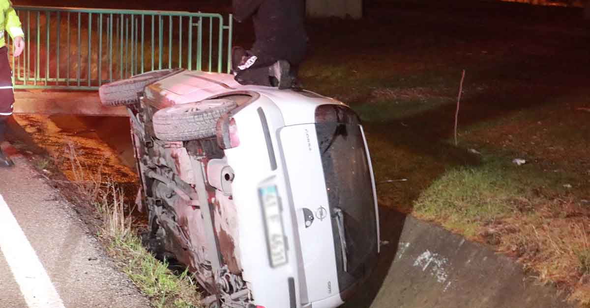 Alkollü sürücü aracını kanala devirdi 3 Alkollü sürücü aracını kanala devirdi