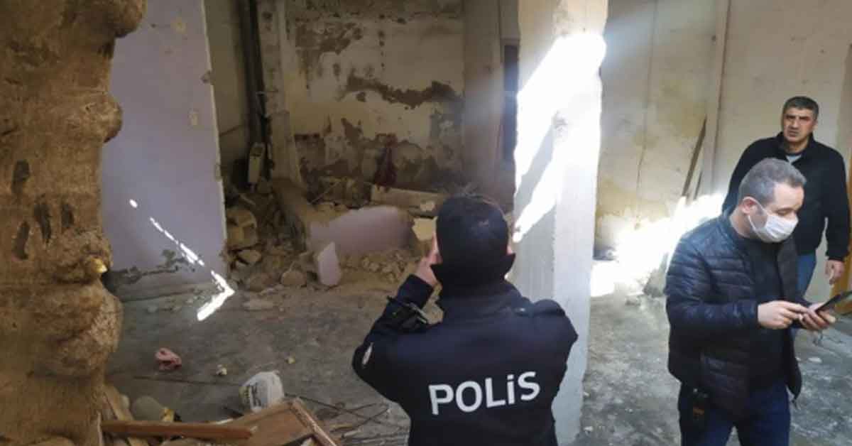 Çöken duvarın altında kalan işçi hayatını kaybetti! 1 Çöken duvarın altında kalan işçi hayatını kaybetti!