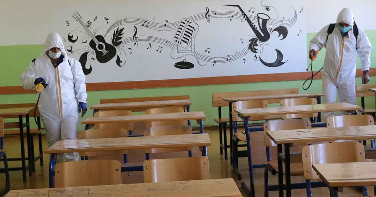 Haliliye Belediyesi, Okulları dezenfekte ediyor 1 Haliliye Belediyesi, Okulları dezenfekte ediyor