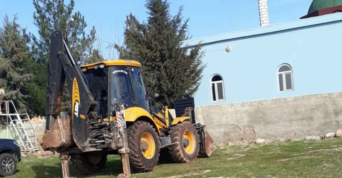 Diyarbakır’da çalınan iş makinesi Şanlıurfa’da bulundu 1 Diyarbakır’da çalınan iş makinesi Şanlıurfa’da bulundu