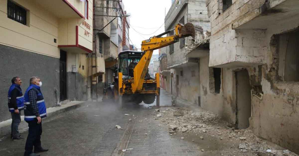Şanlıurfa’da metruk yapılar yıkılıyor 1 Haliliye Belediyesi