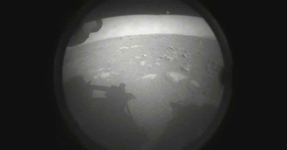 NASA'nın uzay aracı Mars yüzeyine başarılı şekilde iniş yaptı