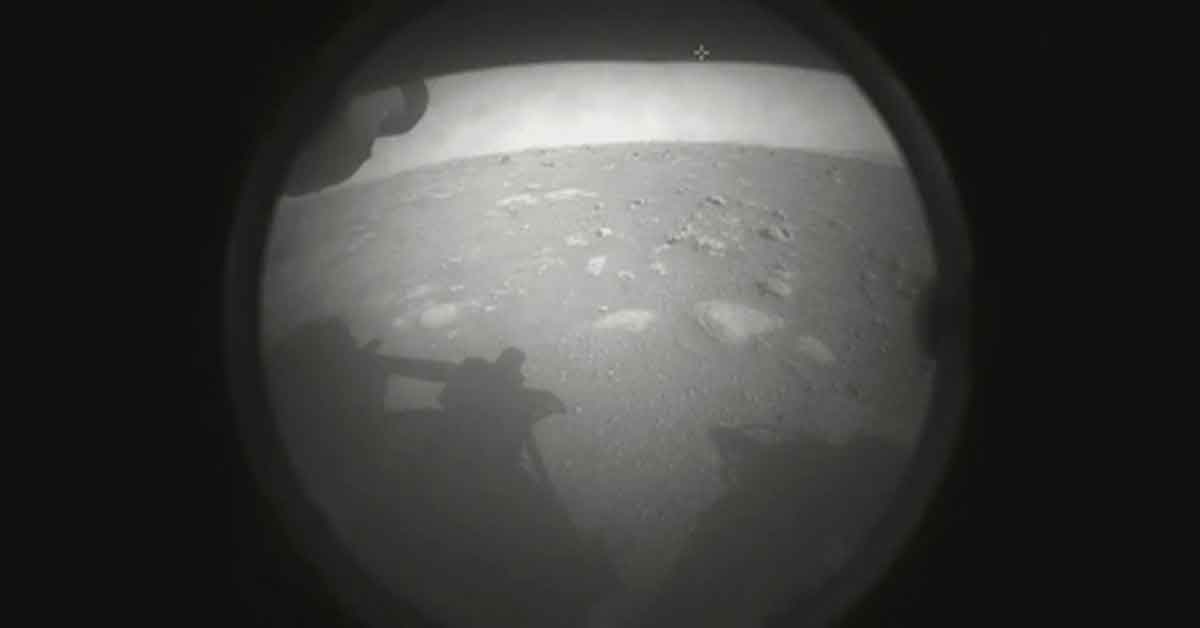 NASA'nın uzay aracı Mars yüzeyine iniş yaptı 1 NASA'nın uzay aracı Mars yüzeyine başarılı şekilde iniş yaptı