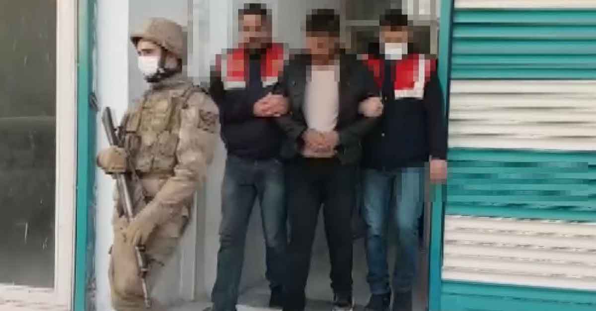 Urfa'da aranan cinayet hükümlüsü operasyonla yakalandı 2 Urfa'da aranan cinayet hükümlüsü operasyonla yakalandı