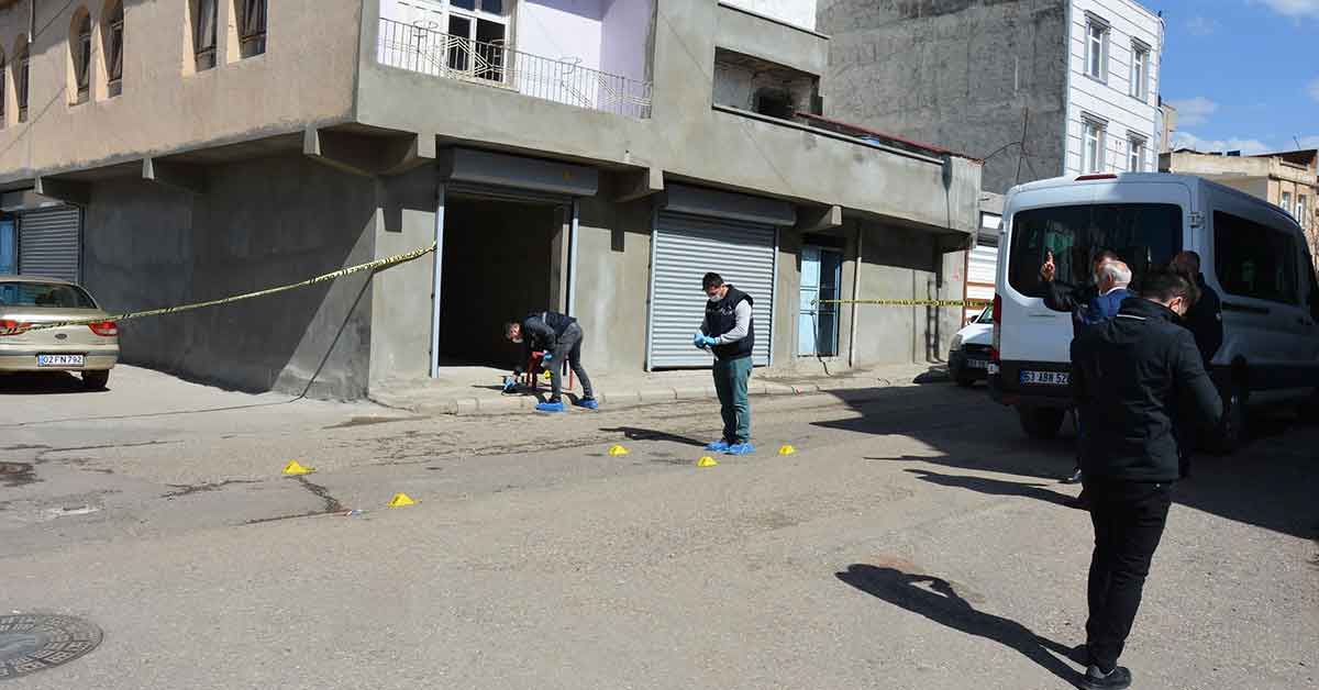 Şanlıurfa'da eve silahlı saldırı kamerada