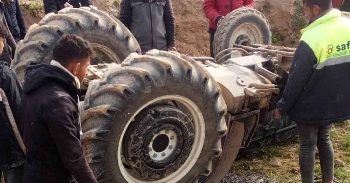 Urfa'da traktörün altında kalmaktan son anda kurtuldu