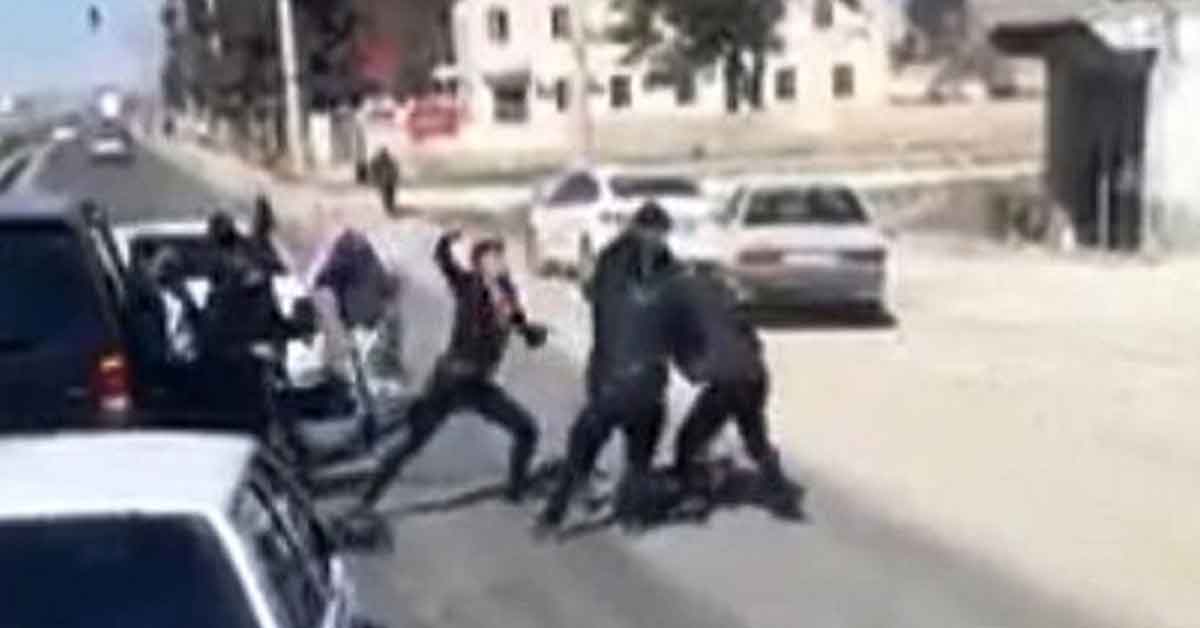 Şanlıurfa'da yol verme kavgası 1 Yol verme kavgası