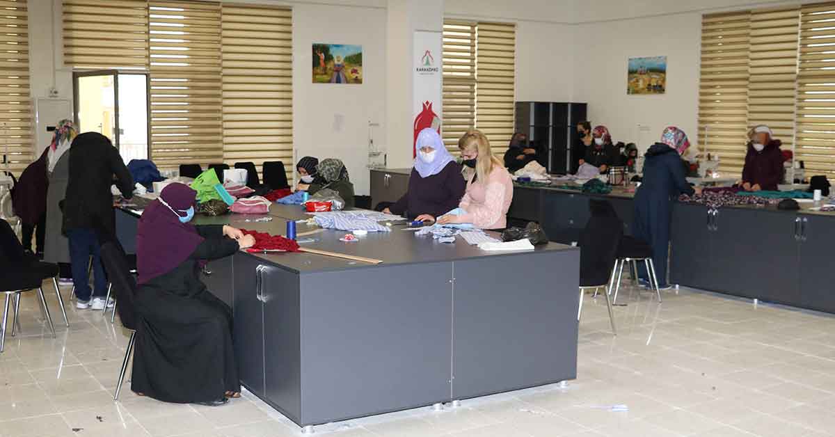 Karaköprü’de Kadınlar Meslek Öğreniyor 2 baydilli 1 3