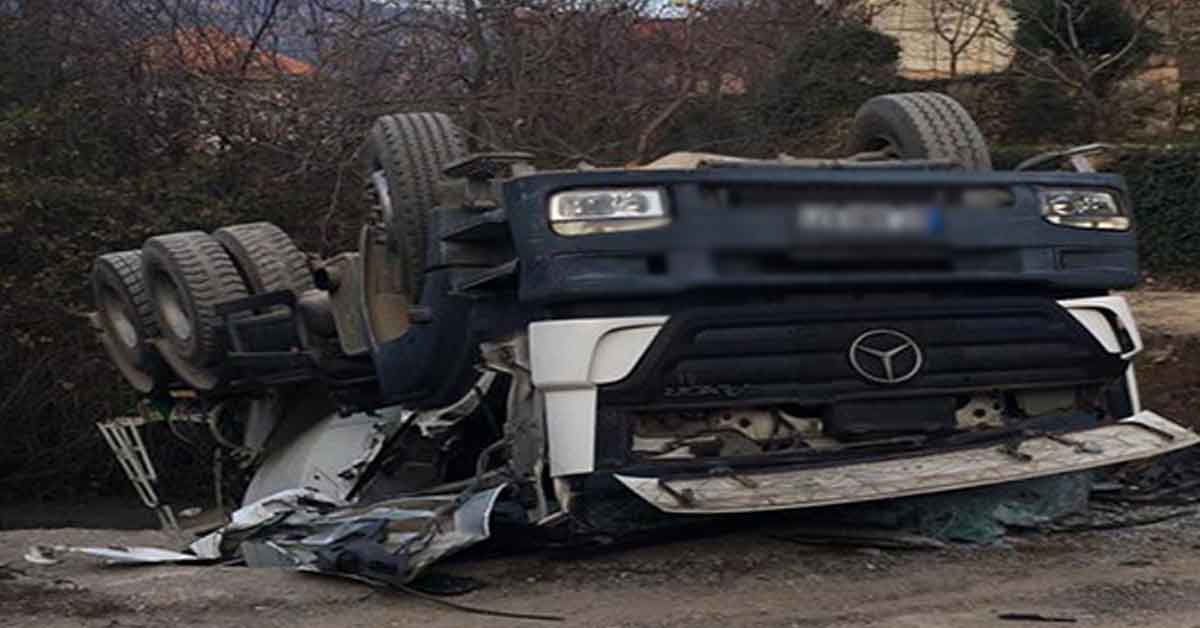 Beton mikseri devrildi: 1 ölü 1 Beton mikseri devrildi: 1 ölü