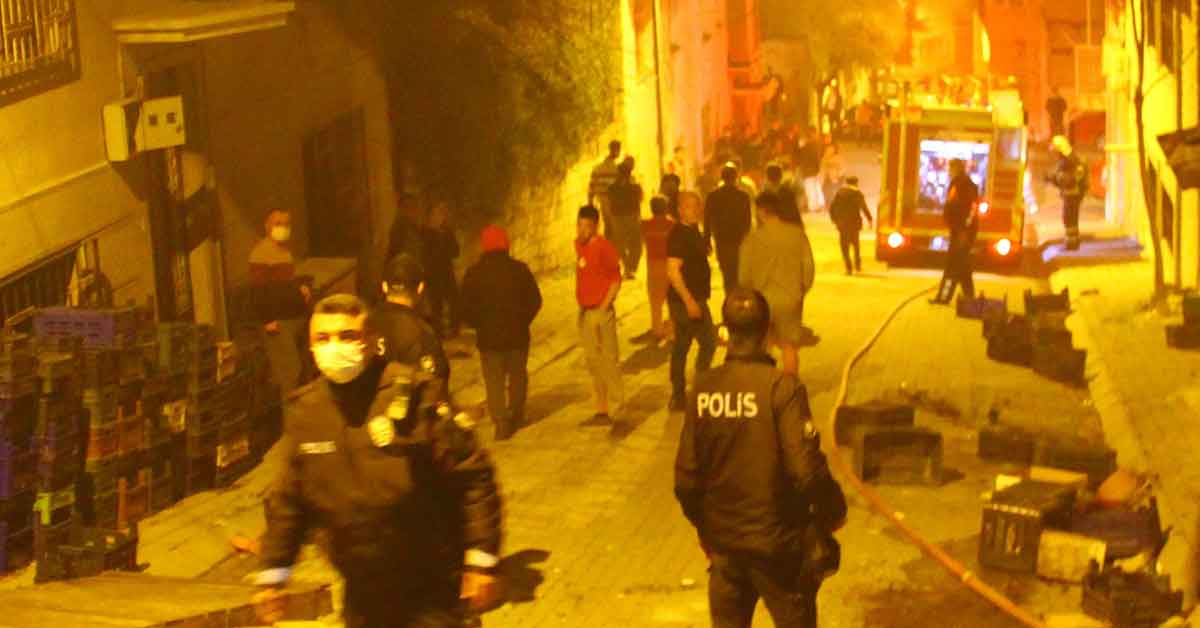 Öfkeli şahıs, sokaktaki tüm evleri ateşe verdi 3 Öfkeli şahıs, sokaktaki tüm evleri ateşe verdi