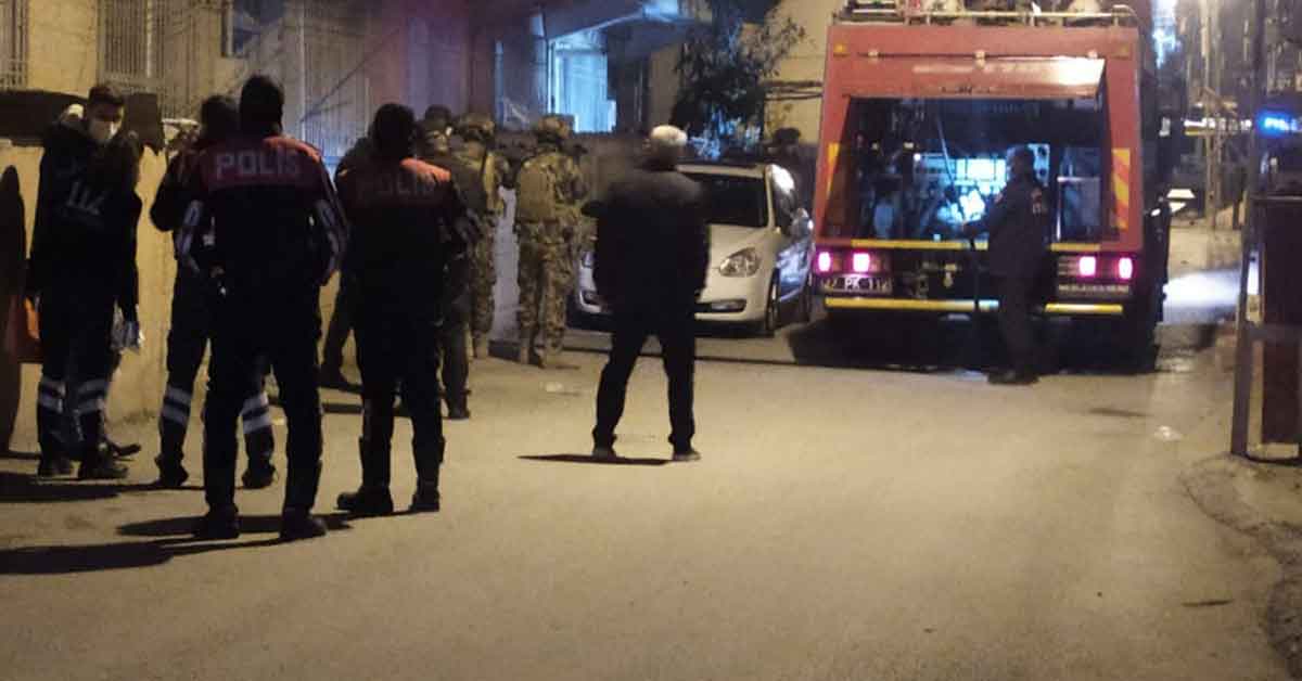 Önce intihara kalkıştı, sonra evini yaktı 2 Önce intihara kalkıştı, sonra evini yaktı
