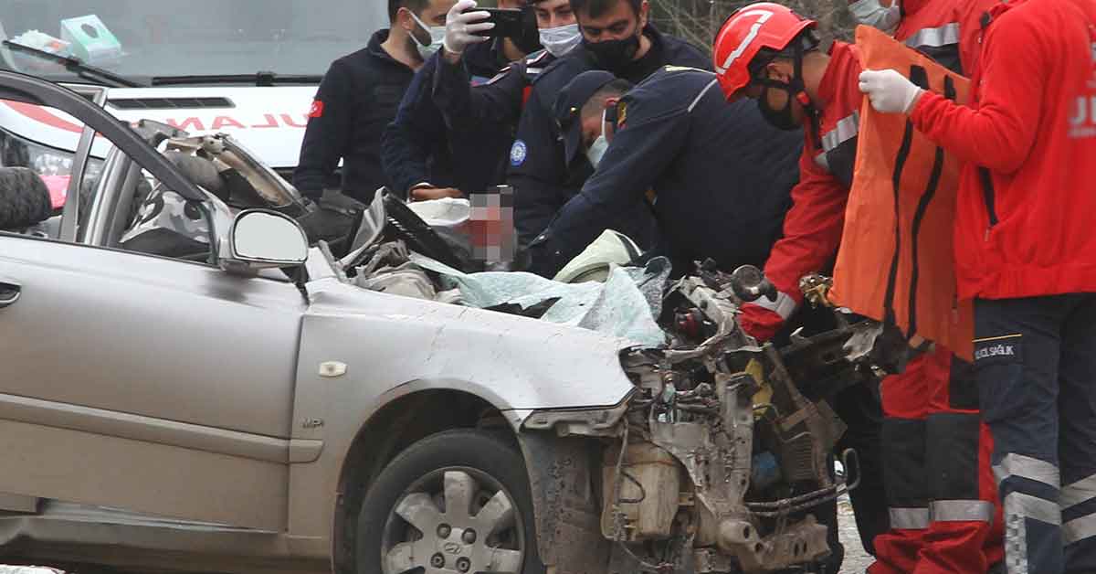 Feci kaza: 5 ölü 1 Feci kaza: 5 ölü