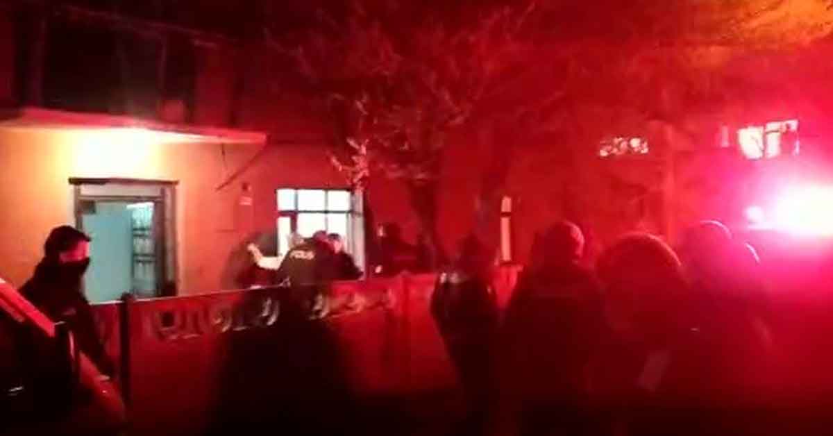 Kız kardeşini darp edince mahalleli sokağa döküldü