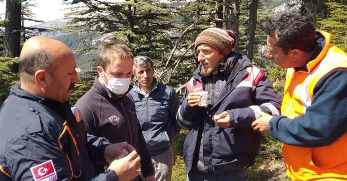 4 gün çimen yiyerek hayatta kaldı