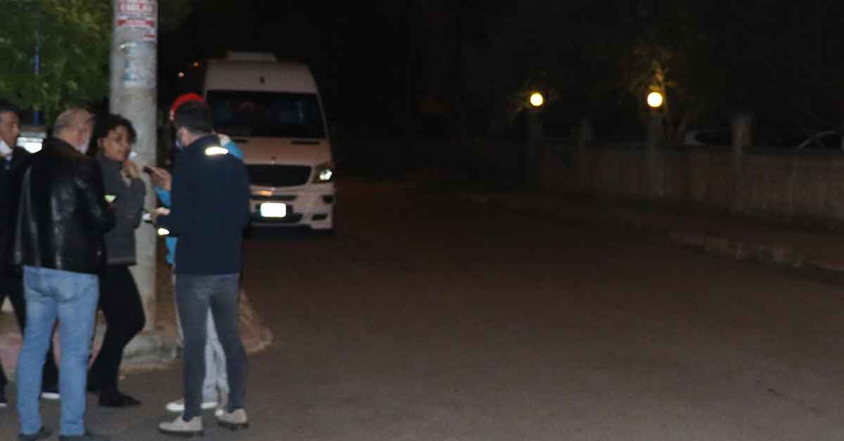 Sokak ortasında evsiz gence silahlı saldırı: 1 yaralı 1 Sokak ortasında evsiz gence silahlı saldırı: 1 yaralı