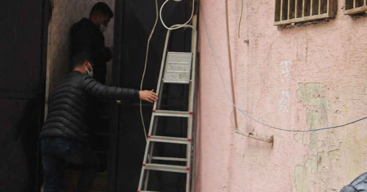 Şanlıurfa'da esnafın elektrik kabloları çalındı 2 Şanlıurfa'da esnafın elektrik kabloları çalındı